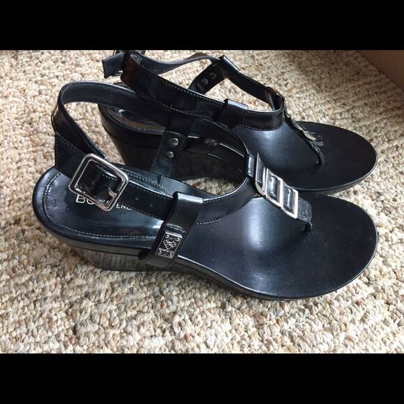 Nice black summer shoes by BCBGeneraion size 8 - Picture 2 of 2